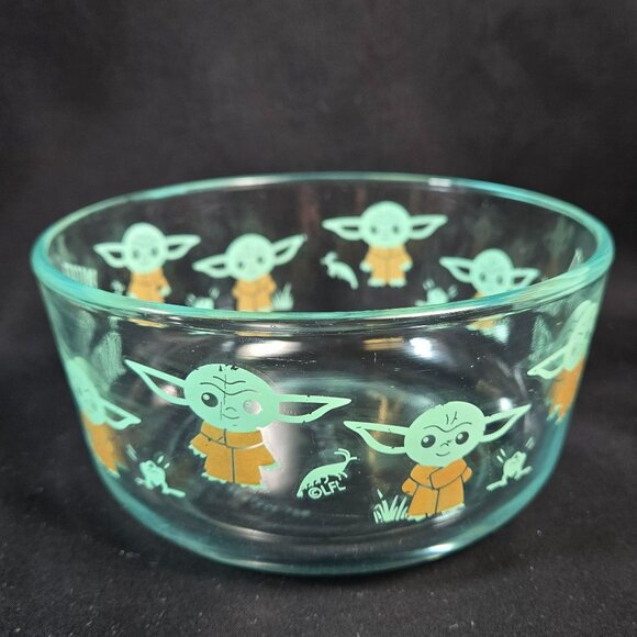 Pyrex Glass Snack Attack Bowl Star Wars Mandalorian Baby YODA 4-Cup NO LID - Picture 5 of 10